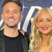 Radio voditelj Tommy Little uvodi značajnu promjenu u svom životu zbog glasina o ljubavnici Carrie Bickmore. Radio voditelj Tommy Little uvodi značajnu promjenu u svom životu zbog glasina o ljubavnici Carrie Bickmore.