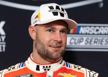 Shane Van Gisbergen ‘pokušava ne očajnički’ dok izbjegava uspjeh na ovalu u Nascaru kao kivi majstor vožnje na cesti