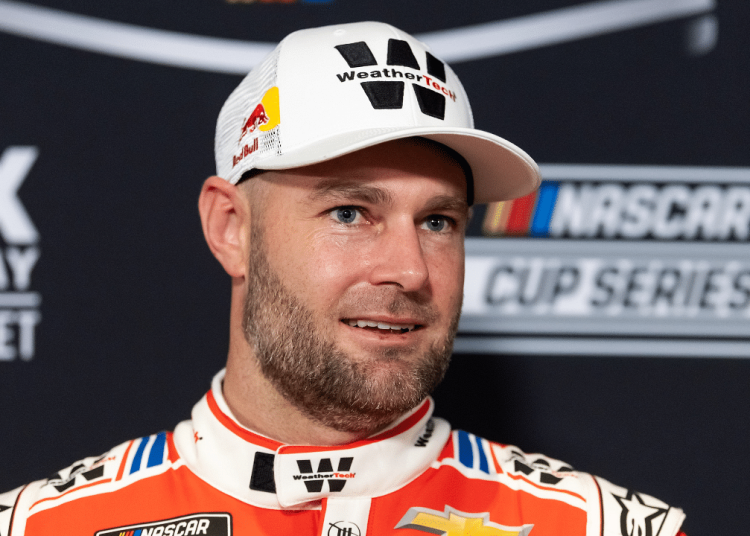 Shane Van Gisbergen ‘pokušava ne očajnički’ dok izbjegava uspjeh na ovalu u Nascaru kao kivi majstor vožnje na cesti Shane Van Gisbergen ‘pokušava ne očajnički’ dok izbjegava uspjeh na ovalu u Nascaru kao kivi majstor vožnje na cesti