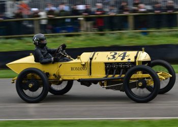 Vozač poginuo u horor sudaru na Vintage Car Racing Event – Drugi smrtonosni incident u motor sportu u Velikoj Britaniji…