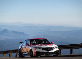 Acura Katherine Legge osvajaju izazove Pikes Peak