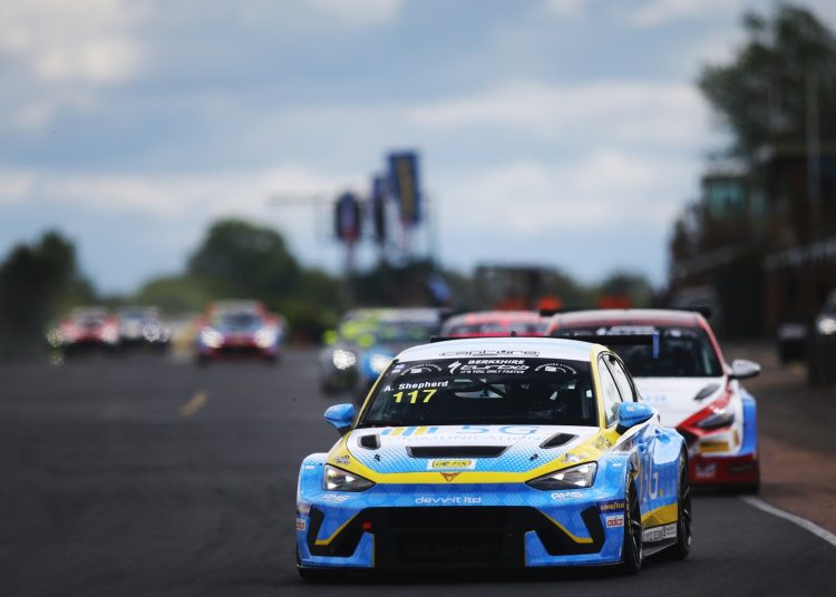 Adam Shepherd na vrhu u Chaotic Croft Finale Adam Shepherd na vrhu u Chaotic Croft Finale