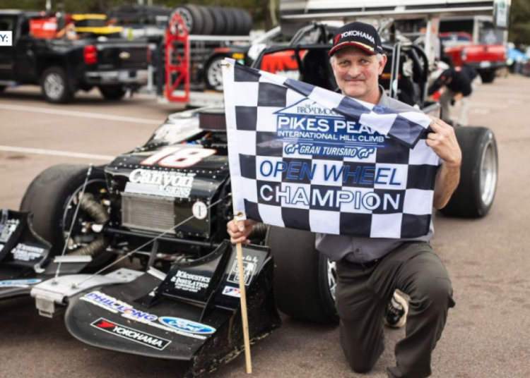 Clint Vahsholtz cilja na 25. pobjedu divizije na International Hill Crap.