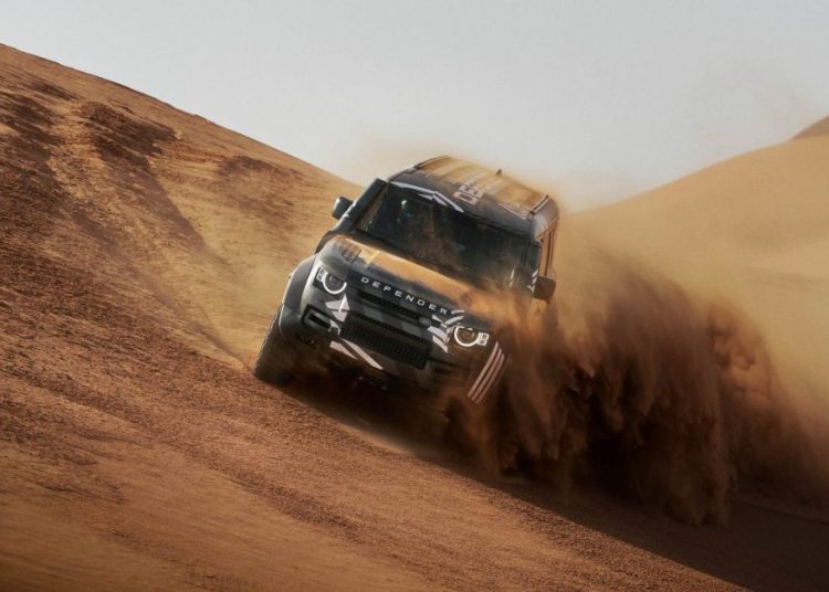 Defender potpisuje Dakarov najodlučniji vozač – prljavštinu Defender potpisuje Dakarov najodlučniji vozač – prljavštinu