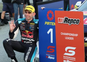 Drvena srca, Pozivi strategije isporučuju Feeney pobjedu