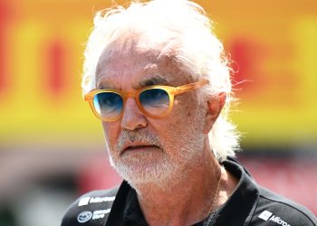 Flavio Briatore postavlja jasne ciljeve za 2026. dok dijeli ažuriranje o potrazi za novim šefom tima