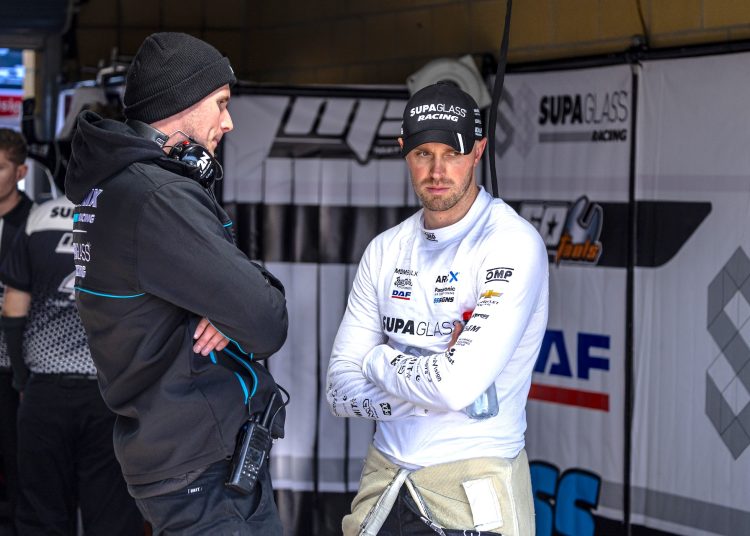 Hill olakšao uhićenje Slidea dok se približavaju graničnicima – Supercars