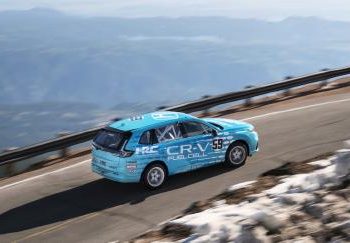 Honda CR-V E: FCEV izaziva Pikes Peak Hill uspon kao prvi sudionik u utrci na vodik.