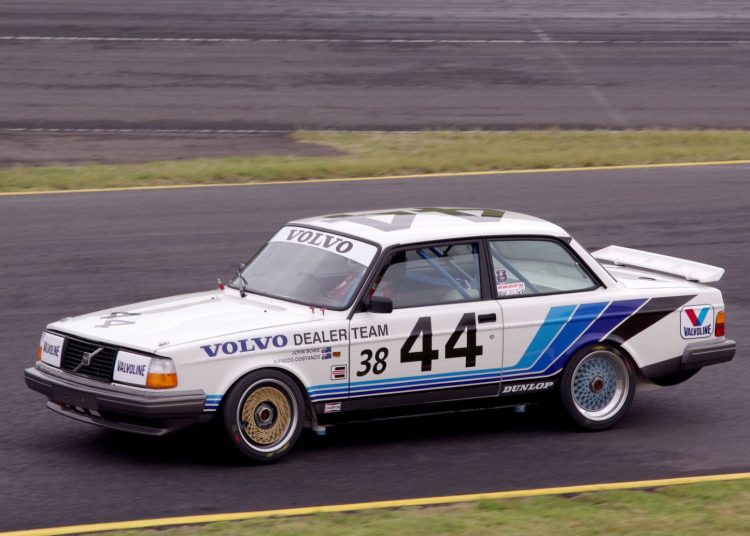 John Bowe vozi Group A Volvo na Nurburgringu