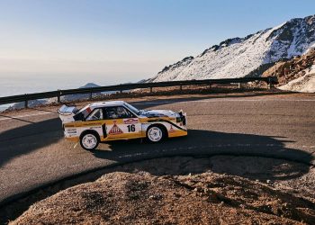 Kim udvostručuje Vintage Quattro zabavu na Pikes Peaku