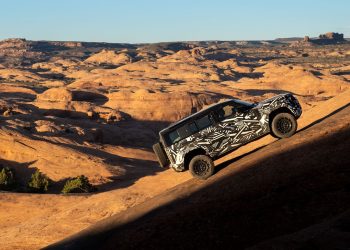 Land Rover potvrđuje ulazak Rally Raid Defendera u braniča