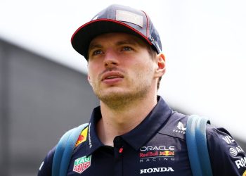 Max Verstappen ispusti kacigu za zadivljujući kućni događaj Red Bull-a