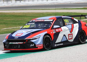 Mikel Azcona na vrhu otvaranja FIA TCR Svjetskog prvenstva u Valenciji