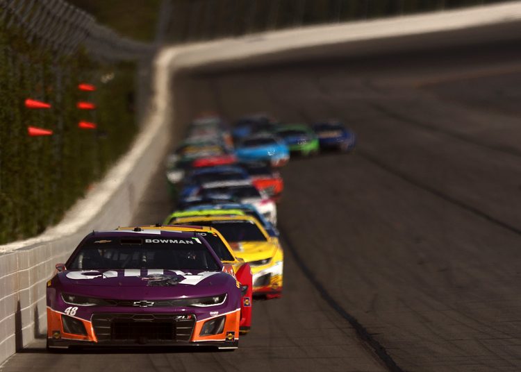 NASCAR vozač pozdravlja promjenu kruga usred razgovora o utrkama izvan SAD-a NASCAR vozač pozdravlja promjenu kruga usred razgovora o utrkama izvan SAD-a