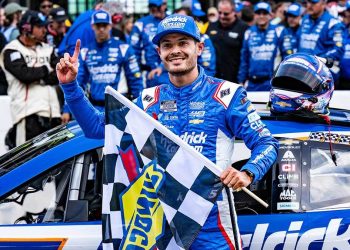 Nascar zvijezda Kyle Larson povlači se iz Adelaide Supercars Wildcarda