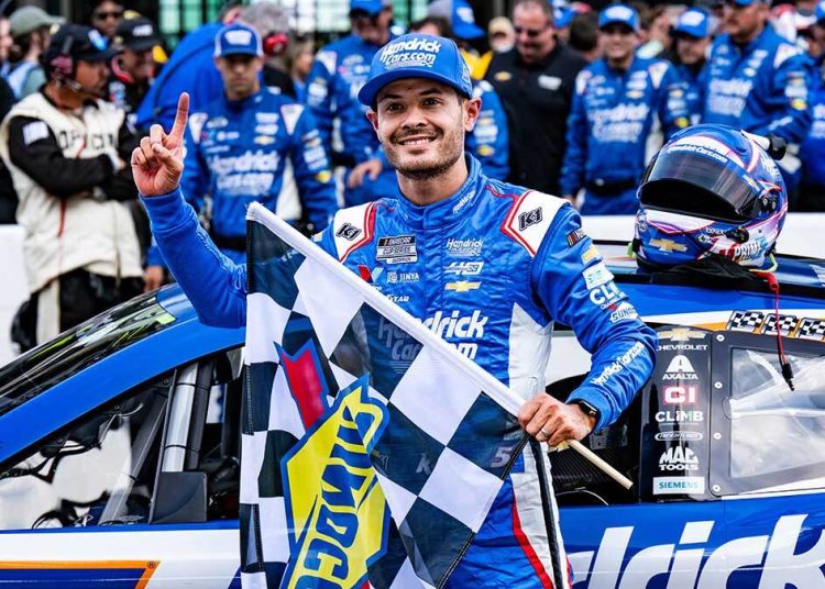 Nascar zvijezda Kyle Larson povlači se iz Adelaide Supercars Wildcarda
