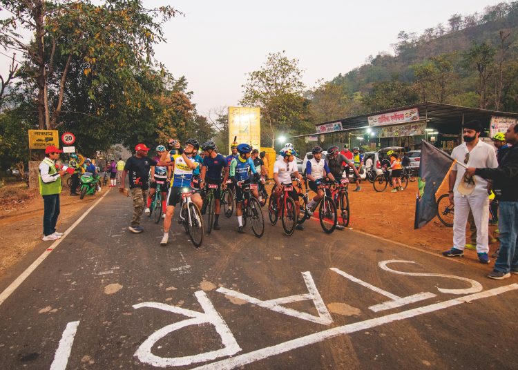 Natjecateljska scena utrka na cesti u Indiji Natjecateljska scena utrka na cesti u Indiji