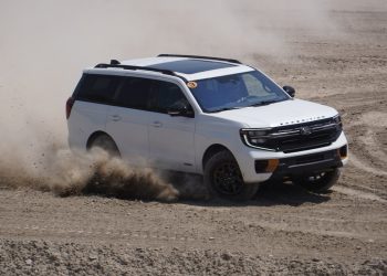 Nova Ford ekspedicija idealna je za avanture izvan ceste kada želite svoju dnevnu sobu ponijeti sa sobom.