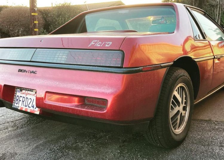 Pontiac Fiero je opasan automobil