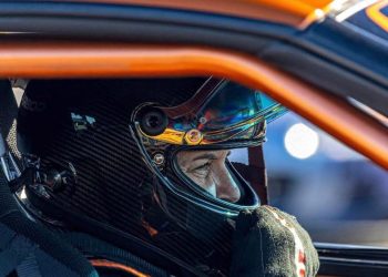 Prva žena koja je vozila Corvette na Pikes Peaku kako bi prisustvovala Corvettesu u Carlisleu