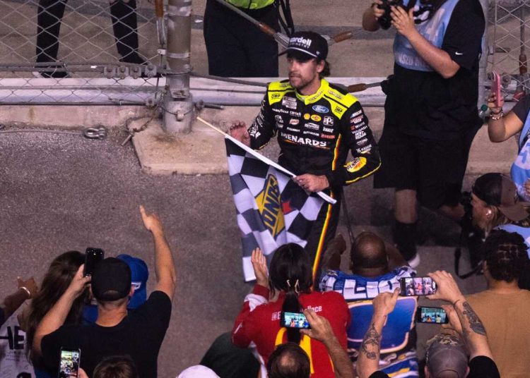 Reakcije vozača iz Nashvillea nakon pobjede Ryana Blaneyja na utrci Kupa Reakcije vozača iz Nashvillea nakon pobjede Ryana Blaneyja na utrci Kupa