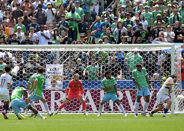 Seattle Sounders 0 PSG 2: Bizarni gol pomaže europskim prvacima da osiguraju mjesto u osmini finala
