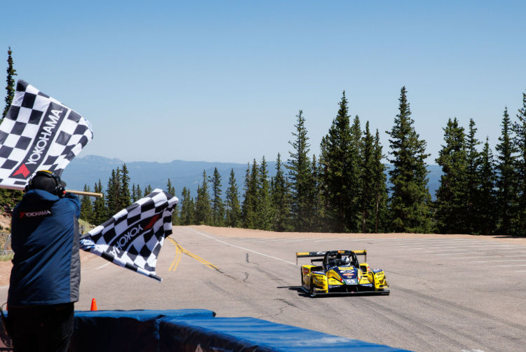 Simone Faggioli pobjeđuje na skraćenom Pikes Peak Hill Climb