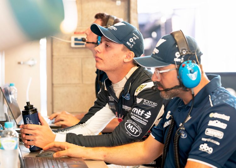 Sivi požari upozoravaju suparnike nakon debija glavne igre – Supercars Sivi požari upozoravaju suparnike nakon debija glavne igre – Supercars