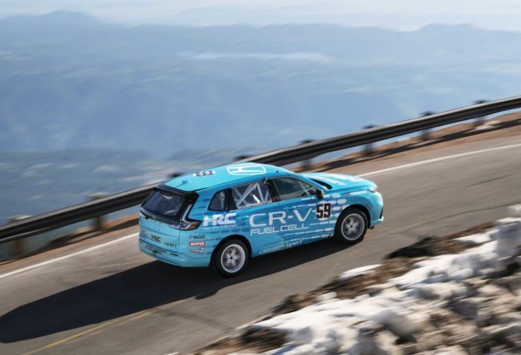 Skromna Honda CR-V ovog vikenda će osvojiti novo tlo na Pikes Peak Hillclimbu.