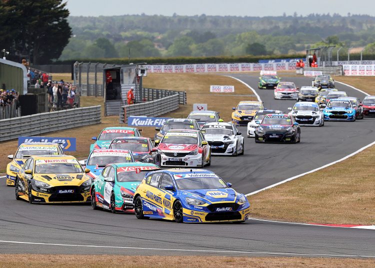 Velika brzina Thruxton poziva za BTCC