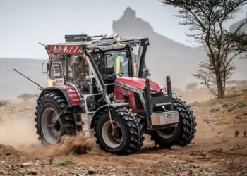 400hp Massey Ferguson 8S traktor u akciji