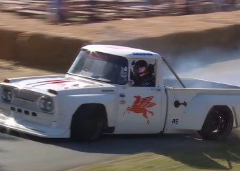 650 KS Toyota Stout Drift Kamion u Goodwoodu