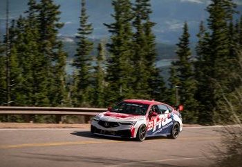 Acura i Katherine Legge vraćaju se na Pikes Peak s nadom u rekordno vrijeme; HRC prototip Integra za tempo uspona na 103. brdu trčanje