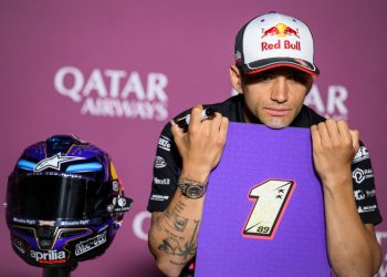 Aprilijini prioriteti se mijenjaju uoči povratka ozlijeđenog Jorgea Martina s jasnom porukom unutar tima.