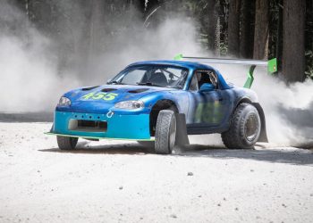 Auto Race Hill Crash donosi trkačke automobile do monarha