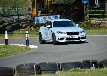 Dva i četiri kotača u usponu u parku Loton