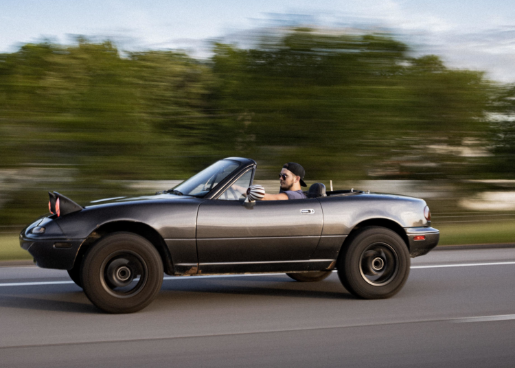 Evo kako se okupljati s starom miatom i 5K $ Evo kako se okupljati s starom miatom i 5K $