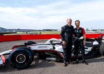F1: Gene Haas vozi VF23 na Goodwood Festivalu Speed ​​Hillclimb
