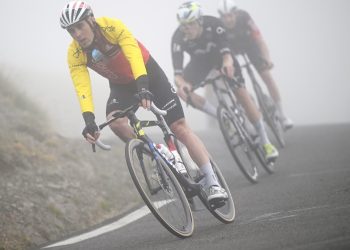 Ineos-Grenadiers Tehnički Auto POGODIO Gledatelja tijekom Tour de France