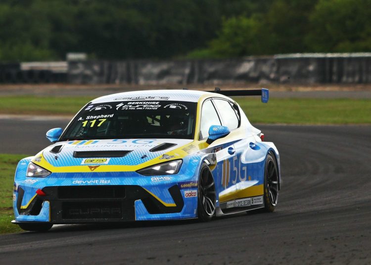 Kaznene ruke nakon utrke: Adam Shepherd osvojio drugu TCR UK pobjedu u Oultonu Kaznene ruke nakon utrke: Adam Shepherd osvojio drugu TCR UK pobjedu u Oultonu