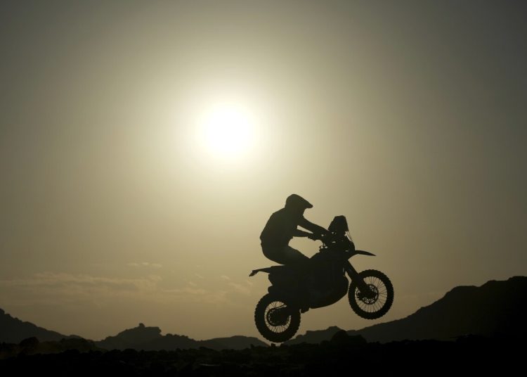 Lategan i Sanders nastavljaju oprezno na Dakaru, ali ostaju ispred Lategan i Sanders nastavljaju oprezno na Dakaru, ali ostaju ispred