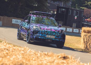 Novi Porsche Cayenne EV s maksimalnom snagom od 986 KS