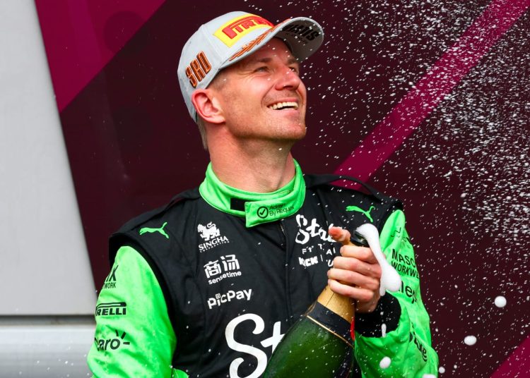 Potpuno zaslužuje ovaj trenutak: F1 Paddock reagira na djevojačko postolje Nico Hulkenberga