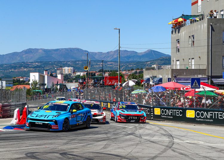 Približavamo se uništavanju tri automobila