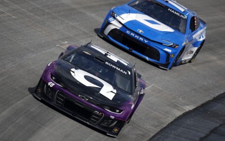 Rezultati NASCAR DOVER: Alex Bowman, Kyle Larson i Chase Elliott osvajaju vrhunske pozicije u kišnoj utrci Rezultati NASCAR DOVER: Alex Bowman, Kyle Larson i Chase Elliott osvajaju vrhunske pozicije u kišnoj utrci