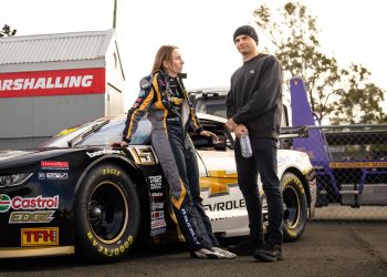 Supercar vozač objašnjava ulogu u proboju ženâ V8 trkača