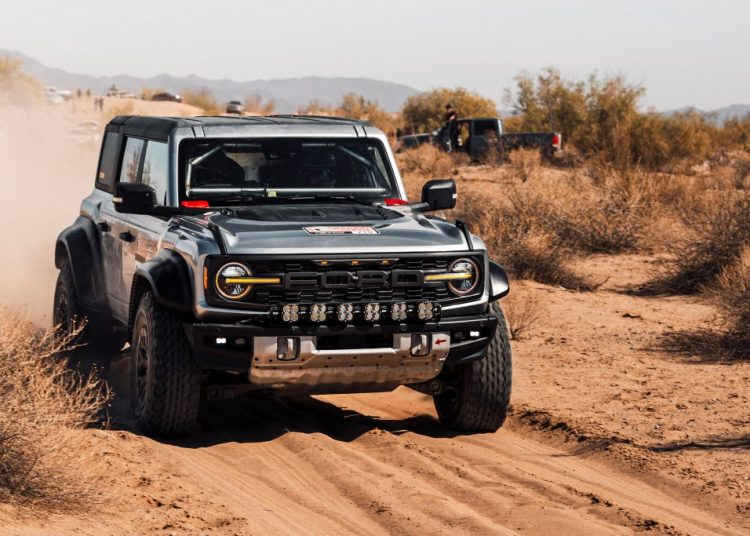 Tim Calgary Motorsport postaje prvi Kanađanin koji se kvalificirao za Dakar Rally. Tim Calgary Motorsport postaje prvi Kanađanin koji se kvalificirao za Dakar Rally.