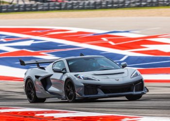 Vozite se u 2025. Corvette ZR1 oko staze Formule 1