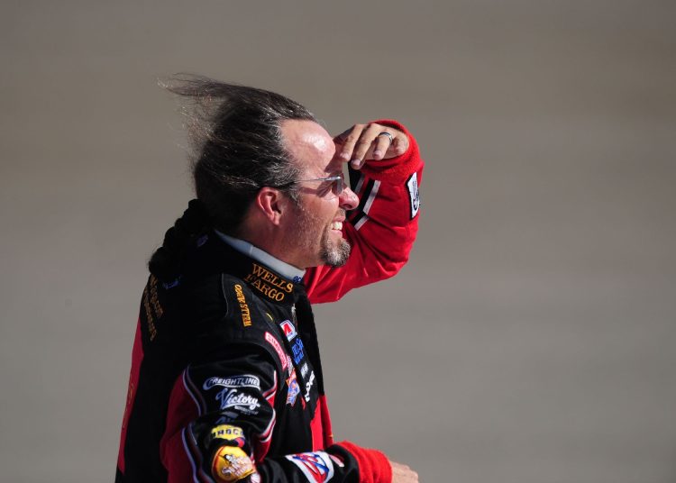 “Zabavljaš se već?” – Indycar veteran ponovo se vraća u ikonične vruće kotače Kylea Pettyja za divlji Pikes Peak “Zabavljaš se već?” – Indycar veteran ponovo se vraća u ikonične vruće kotače Kylea Pettyja za divlji Pikes Peak