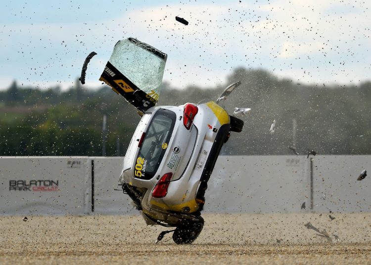 Dvoboj Tomljanović-Belinić i spektakularno izlijetanje Jukića obilježili utrke u Mađarskoj Dvoboj Tomljanović-Belinić i spektakularno izlijetanje Jukića obilježili utrke u Mađarskoj